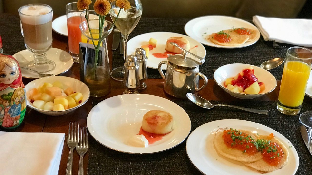 Luxushotel Baltschug Kempinski Moskau Kaviar zum Frühstück