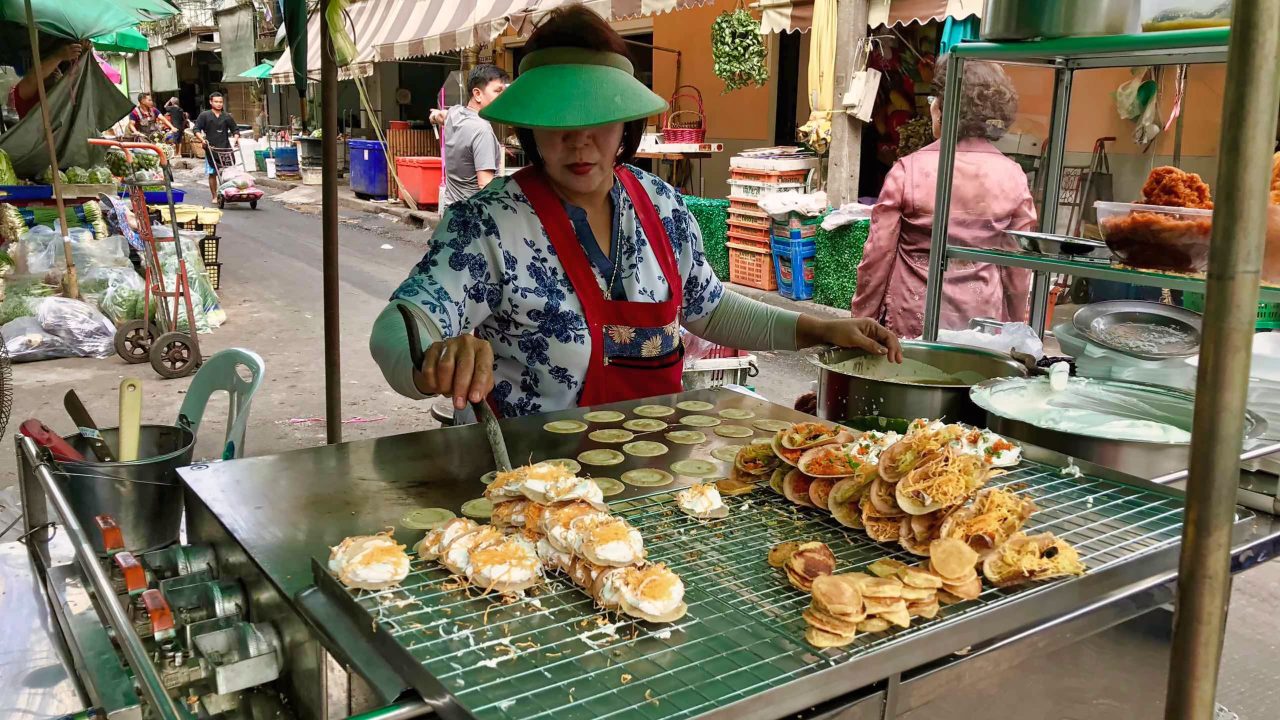Thailändische Köstlichkeiten. Die Garküchen auf der Strasse.