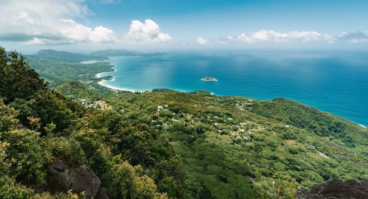 Seychellen Bergwanderung inklusive Seychellen Panoramabild am Morne Seychellois © Mirco Seyfert