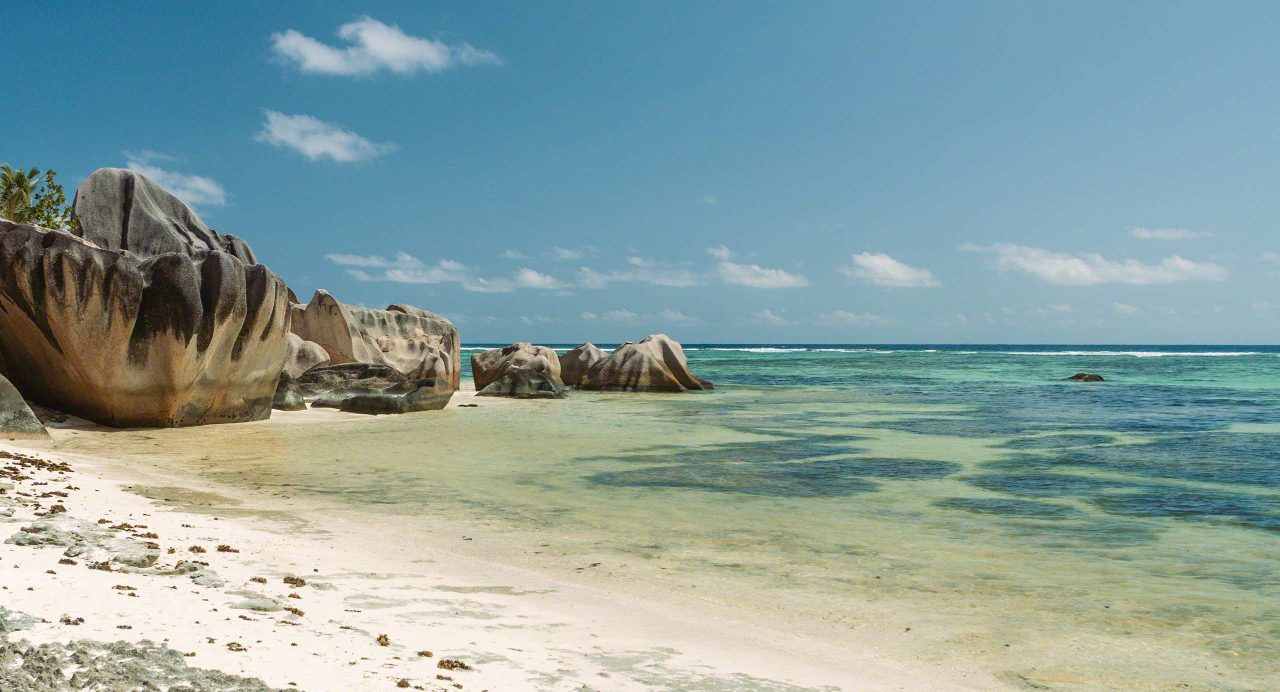 Seychellen Traumstrand Anse Source d’Argent, La Digue © Mirco Seyfert
