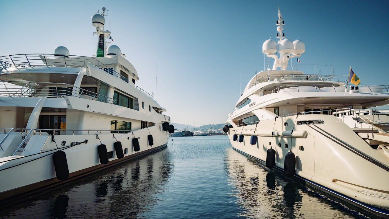 Für jeden Skipper ein Traumziel, der Yachthafen in Cannes. ©Mirco Seyfert