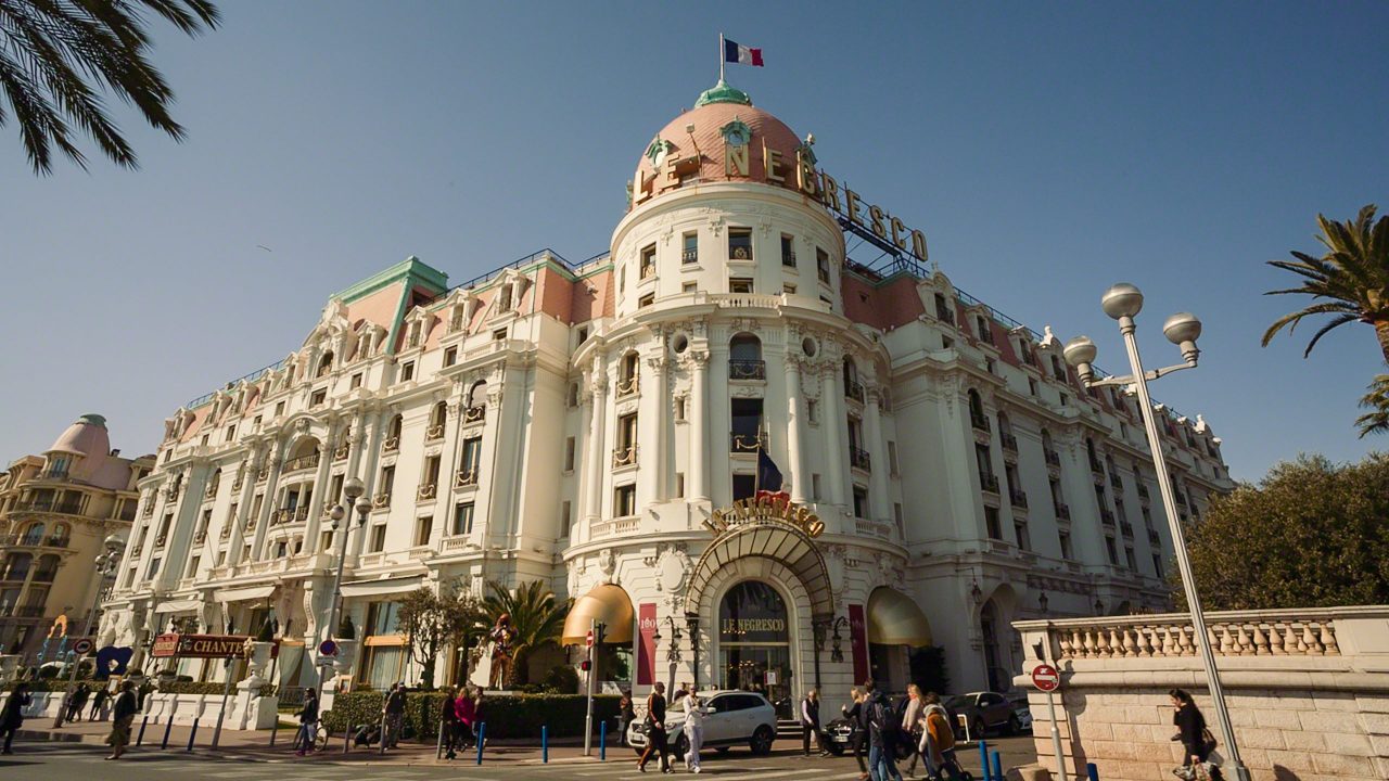 Das Hotel Negresco ist ein 1912 eröffnetes Luxushotel direkt an der Promenade des Anglais in Nizza. ©Mirco Seyfert