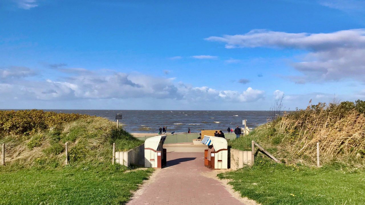 Cuxhaven: Zwischen Dünen und Meer verläuft der beliebte, Kilometer lange Sandstrand.