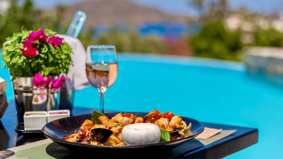 Elounda Gulf Villas Hotel Kreta Reise Restaurant Spaghetti mit Seafood