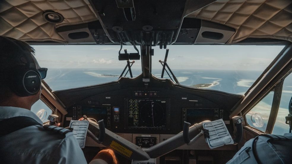 Nova Maldives Resort Malediven Reisetipps Wasserflugzeug Manta Air Cockpit