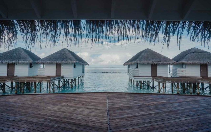 Nova Maldives Resort Malediven Reisetipps Spa und Wasservilla