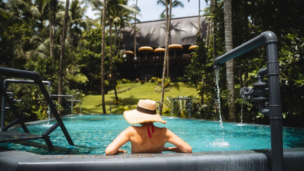 Capella Ubud Bali Glamping Luxushotel_Pool Svemirka Seyfert Bloggerin