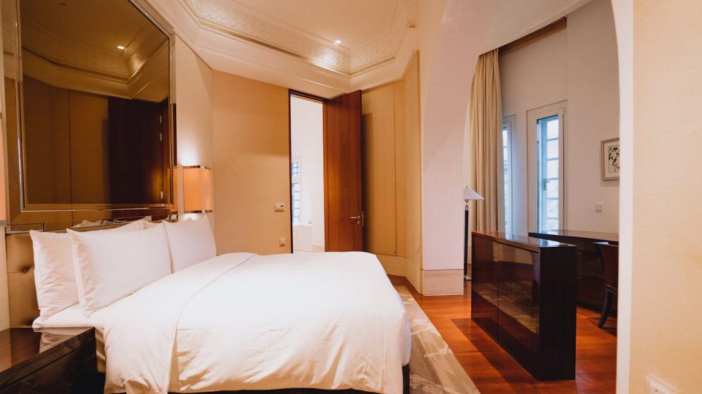 Singapur Reisetipps The Capitol Kempinski Hotel_Heritage Suite_Schlafzimmer
