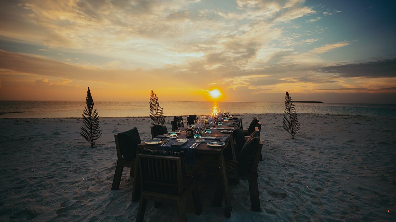 Alila Kothaifaru Maldives. Malediven Reisetipps: The Shack Private Dinner auf einer Sandbank