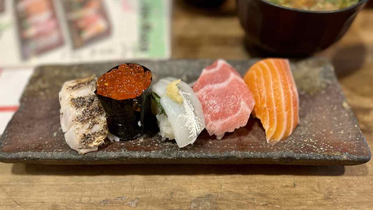 Osaka Japan Reisetipps und Restaurants Endo Sushi Teller