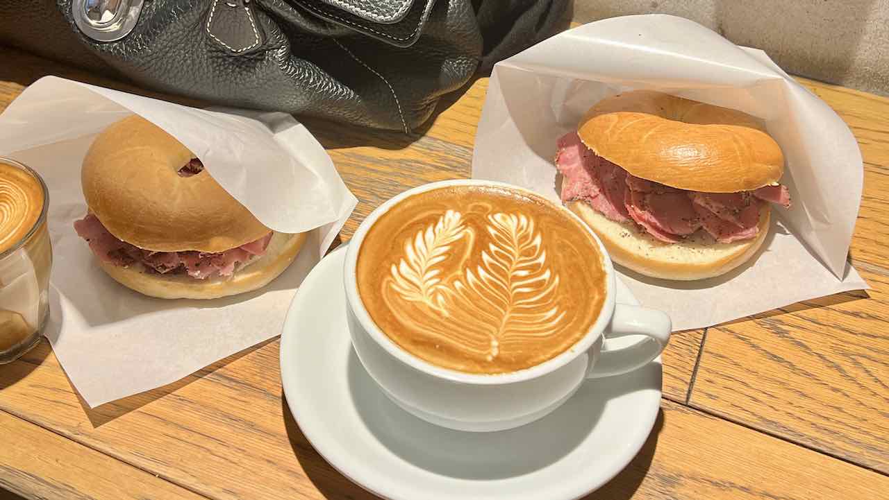 Osaka Japan Reisetipps und Restaurants Streamer Coffee Company Bagel