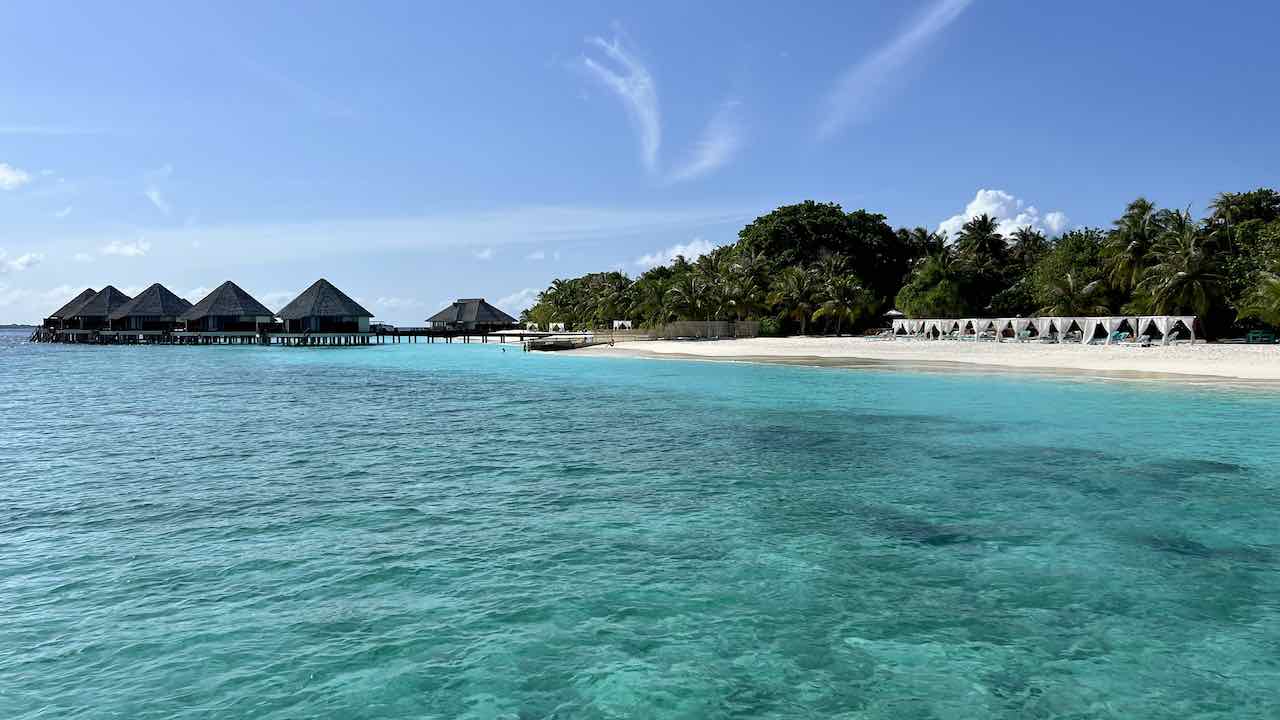 Adaaran Prestige Water Villas Meedhupparu Maldives Malediven Reisetipps Beach