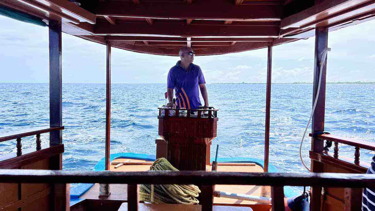 Adaaran Prestige Water Villas Meedhupparu Maldives Malediven Reisetipps Delfin Bootstour
