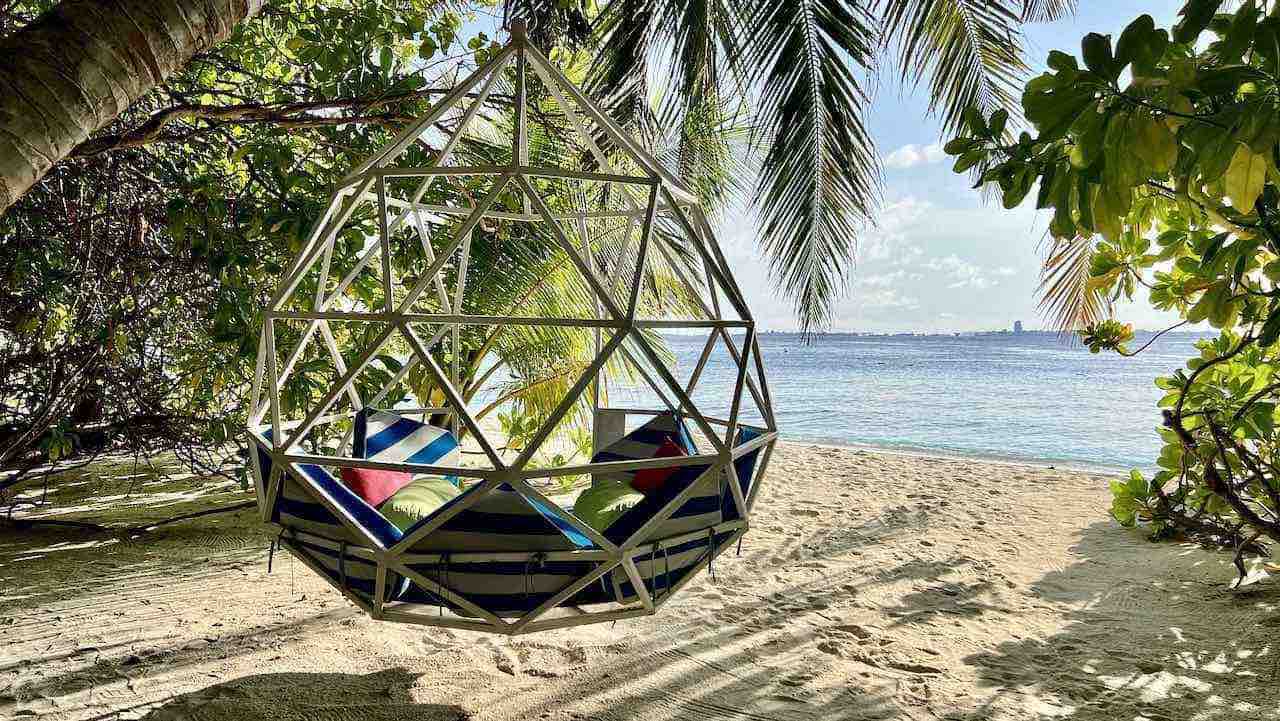 Adaaran Prestige Vadoo Maldives Malediven Reisetipps Palmen am Strand