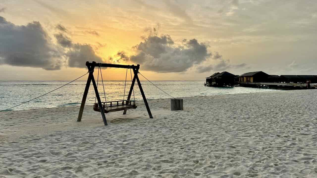 You & Me Maldives Malediven Reisetipps schaukel