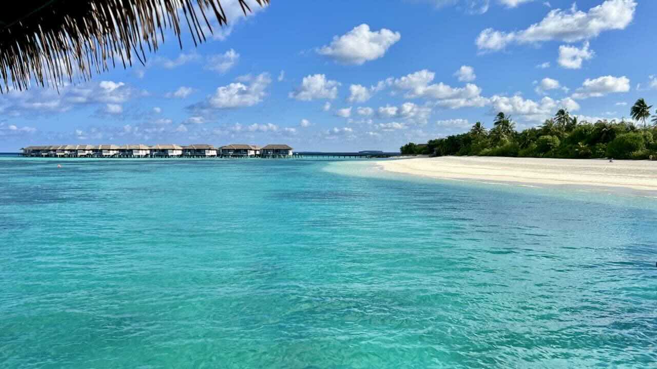 Noku Maldives Malediven Reisetipps der größte Strand der Malediven
