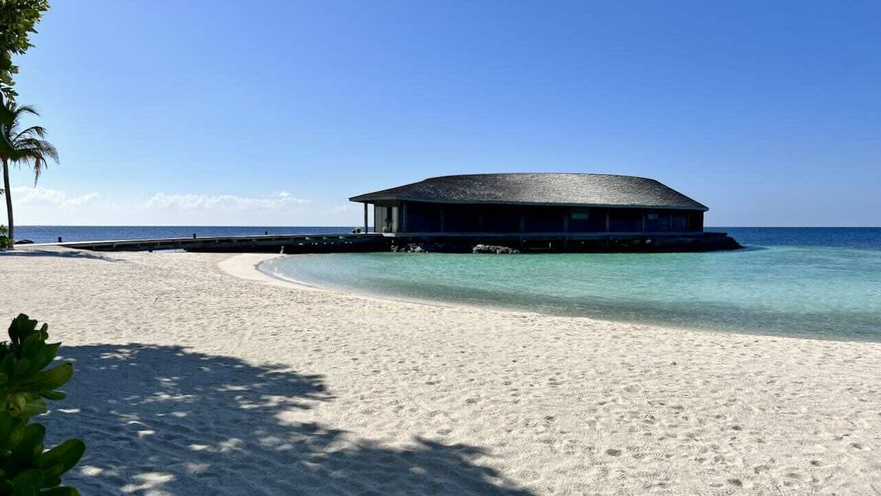 Kagi Maldives Malediven Reisetipps Baani Spa gebaut im Meer