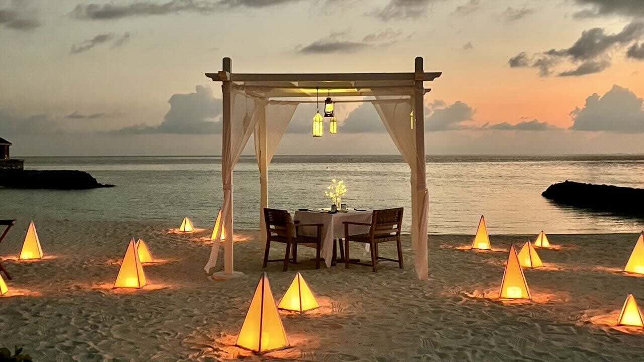 Kagi Maldives Malediven Reisetipps Privatdinner am Strand