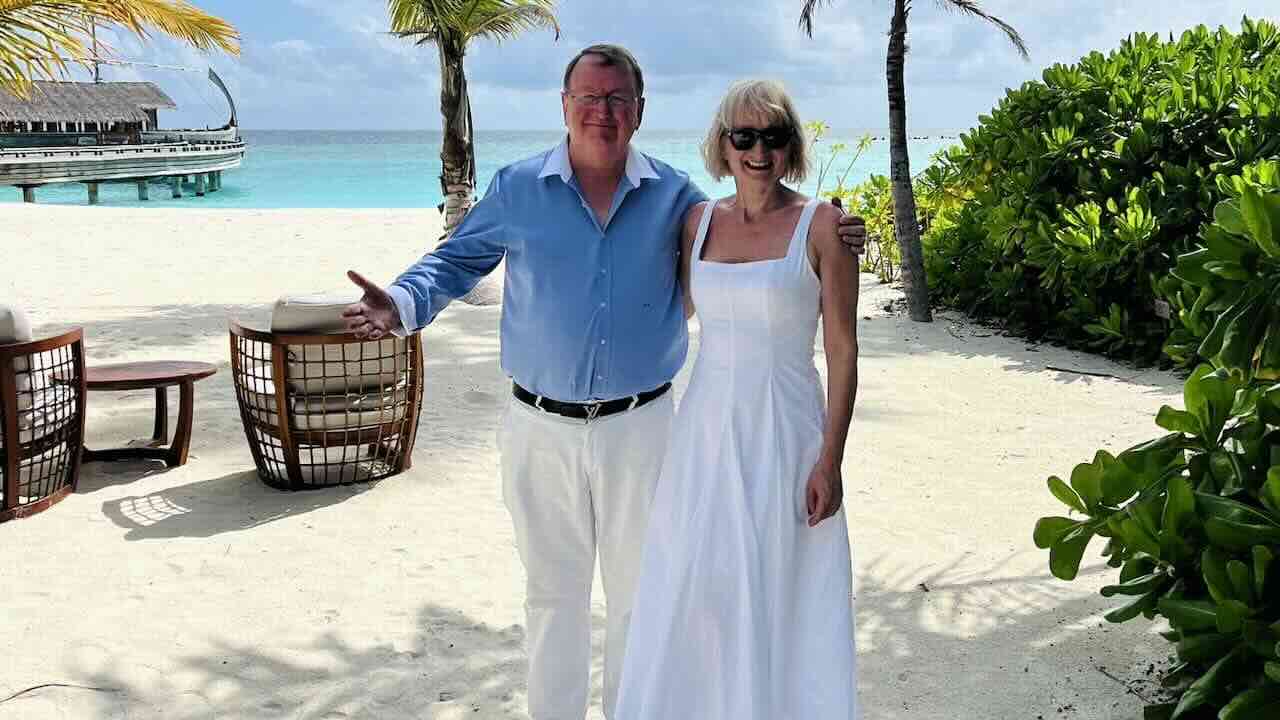 Milaidhoo Maldives Malediven Reisetipps Reisebloggerin Svemirka Seyfert und der Hotel General Manager