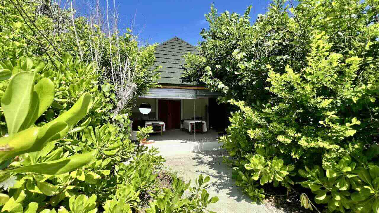Joy Island Maldives Malediven Reisetipps Spa Villa