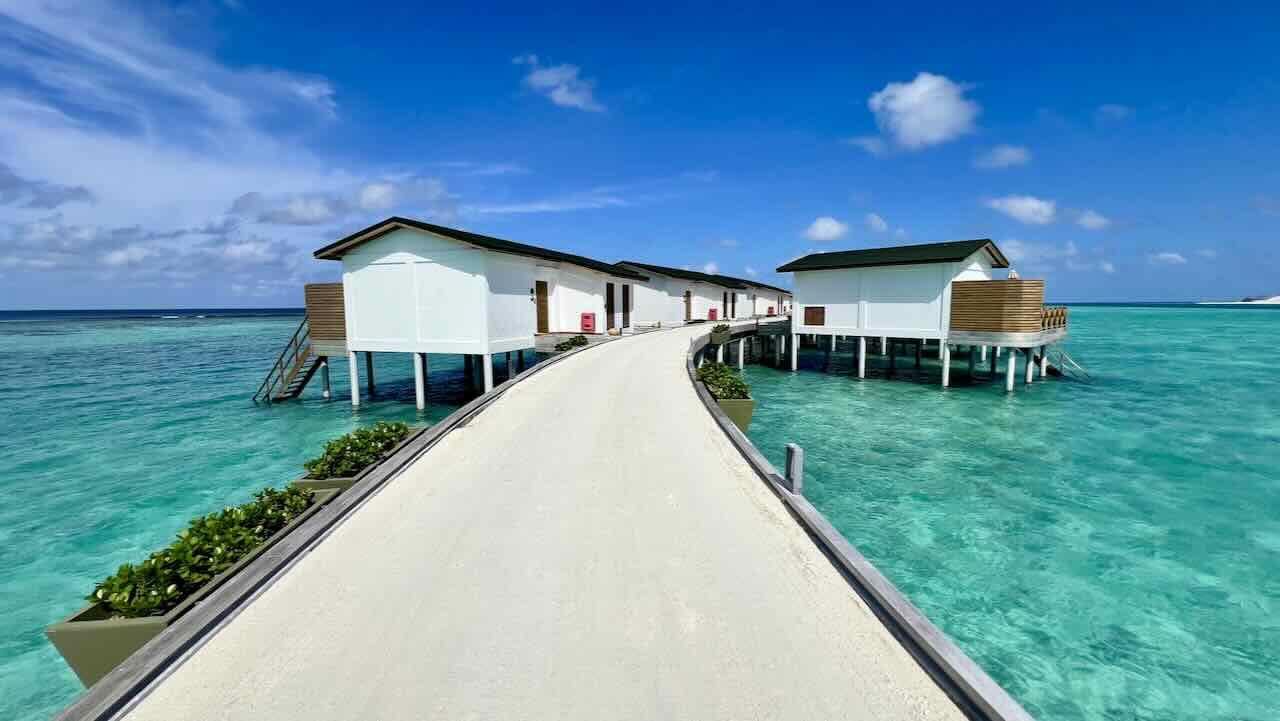Joy Island Maldives Malediven Reisetipps Wasservillen
